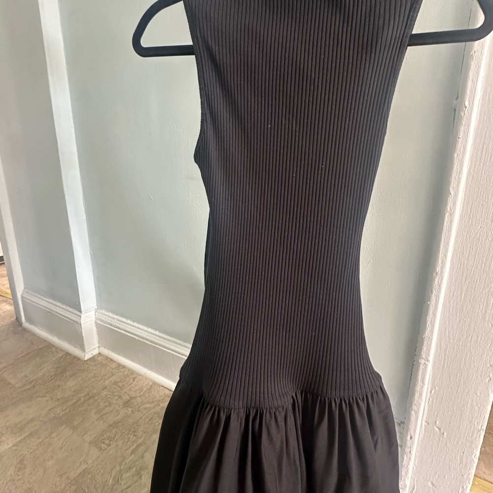 Elegant Black Sleeveless Dress